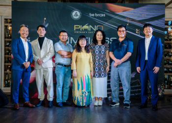 Đại diện ban giám khảo và các khách mời tham dự sự kiện ra mắt sân chơi tìm kiếm tài năng piano Việt. (Ảnh do ban tổ chức cung cấp)