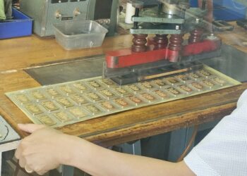 Giá vàng miếng SJC lao dốc chỉ còn 82 triệu đồng/lượng- Ảnh 1.