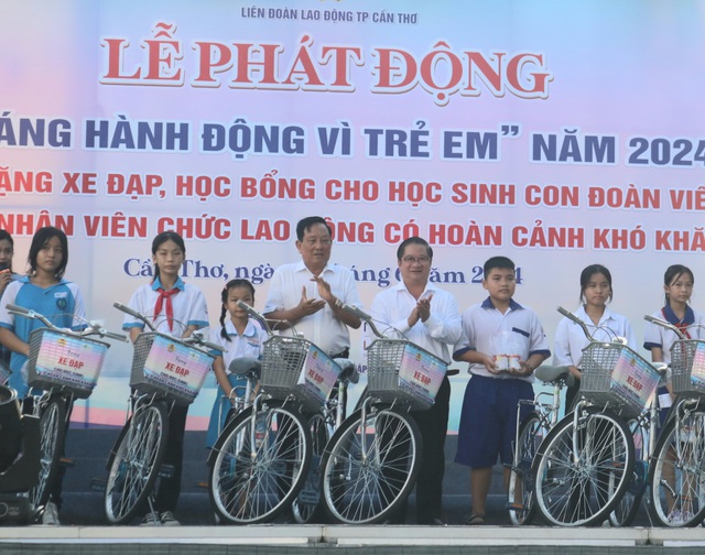 Ngày Quốc tế thiếu nhi, con công nhân ở Cần Thơ đón niềm vui bất ngờ- Ảnh 2.