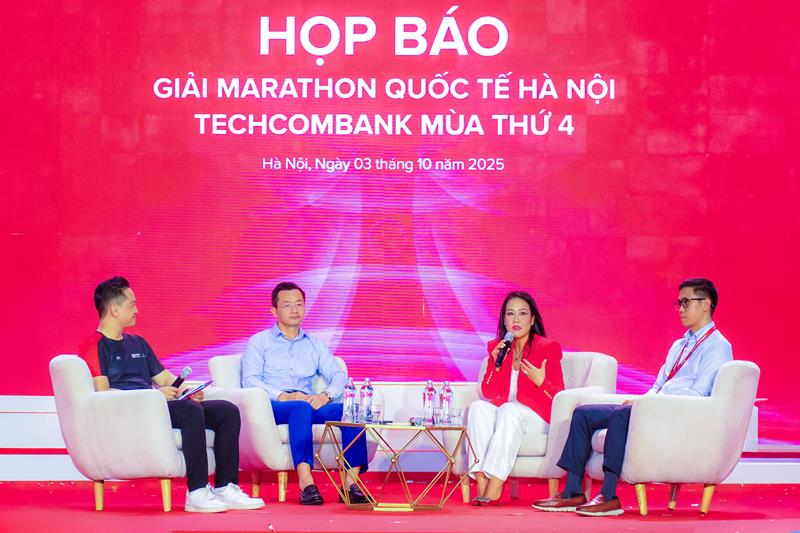 Khai mạc giải Marathon quốc tế mang tính biểu trưng của thủ đô