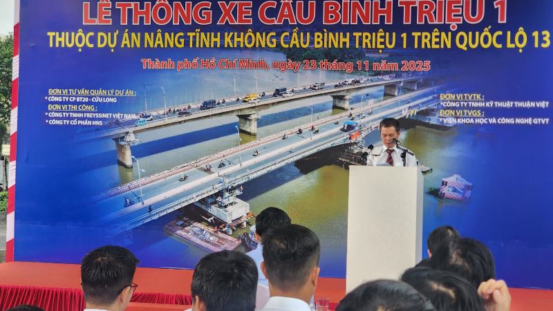 Cầu Bình Triệu 1 thông xe trở lại sau khi nâng tĩnh không