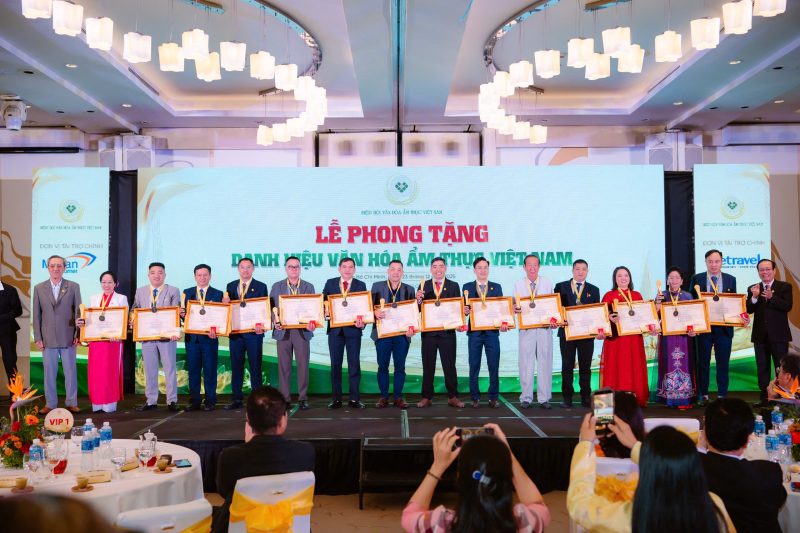 Phong tặng danh hiệu Nghệ nhân Văn hóa Ẩm thực Việt Nam