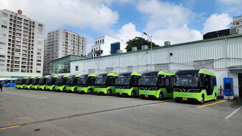 9 tuyến buýt ở TP HCM được thay bằng xe buýt điện mới của VinBus