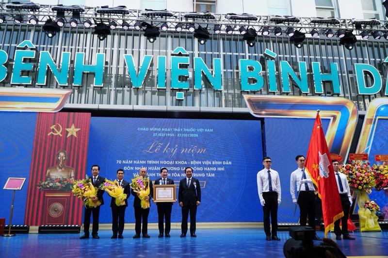 Bệnh viện Bình Dân đã phẫu thuật bằng robot cho hơn 3.800 trường hợp